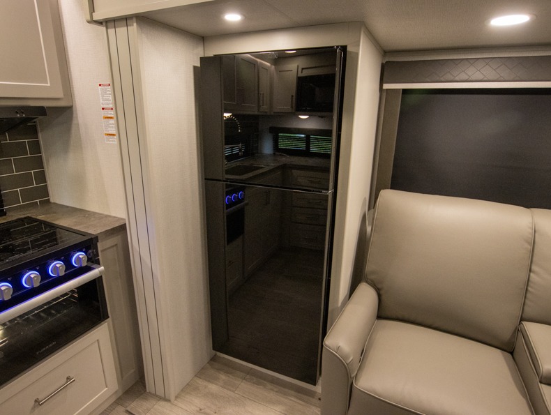 2025 Keystone Cougar Half-Ton (Travel Trailer - Ea, $ 57,682