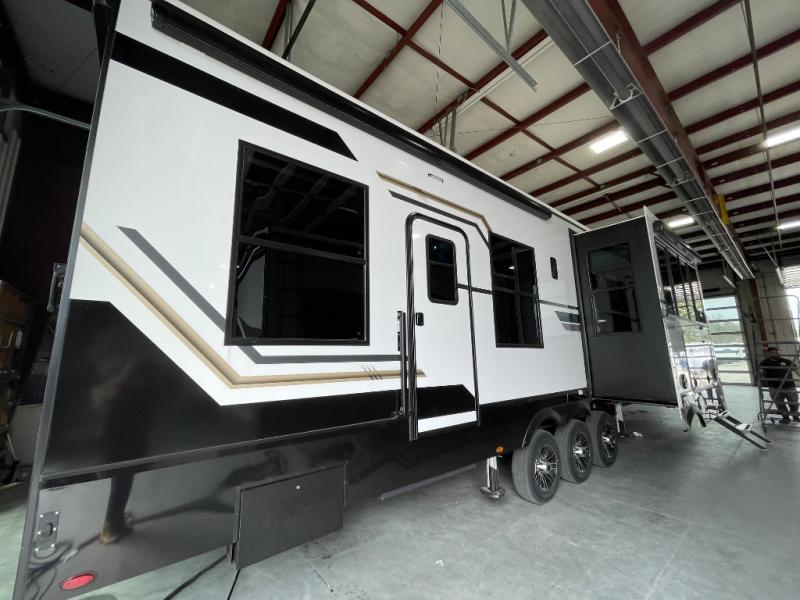 2025 Keystone Raptor 415, $ 166,240