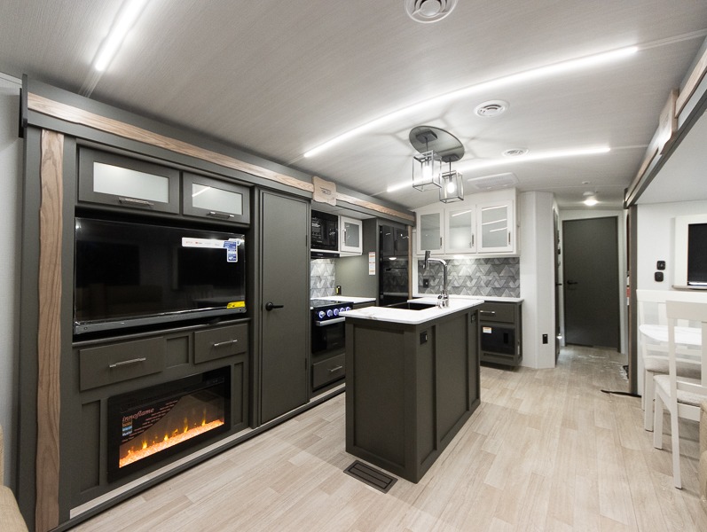 2025 Keystone Bullet Crossfire 287RLS, $ 42,990