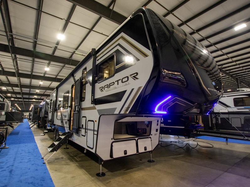 2025 Keystone Raptor Carbon Series (Fifth Wheel) 3, $ 79,990
