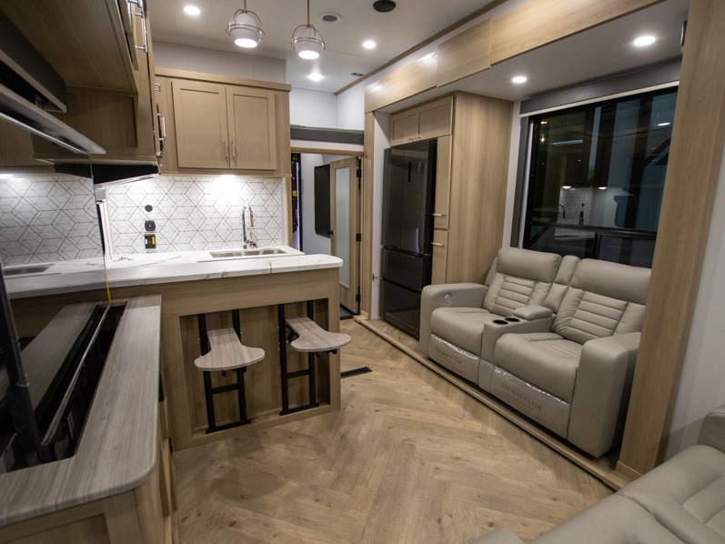 2025 Keystone Raptor Carbon Series (Fifth Wheel) 3, $ 79,990