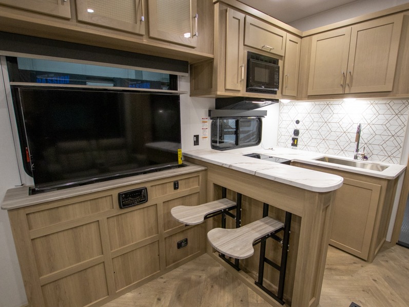 2025 Keystone Raptor Carbon Series (Fifth Wheel) 3, $ 79,990