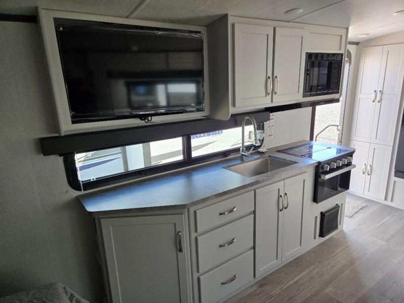 2025 Keystone Cougar Half-Ton (Travel Trailer) 190, $ 32,990