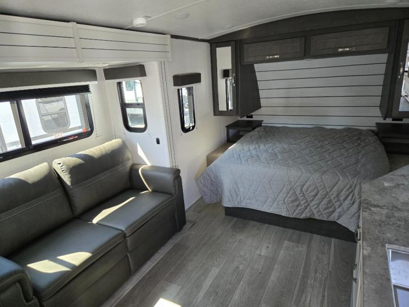 2025 Keystone Cougar Half-Ton (Travel Trailer) 190, $ 32,990