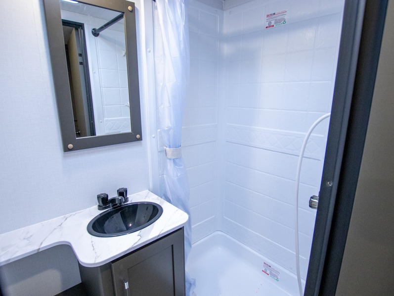 2025 Keystone Bullet Classic Dual Axle 2840QB, $ 29,990