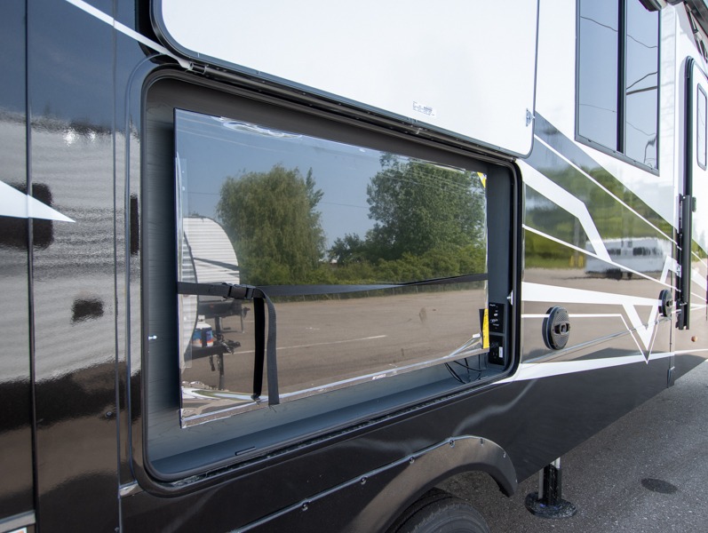 2025 Keystone Raptor 430, $ 0