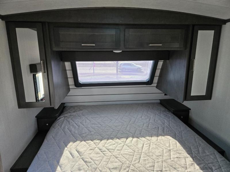 2025 Keystone Cougar Half-Ton (Travel Trailer) 25R, $ 49,990