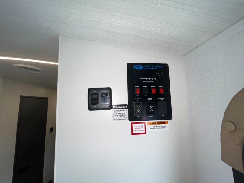 2025 Keystone Bullet Crossfire (Double-Axle - West, $ 43,990