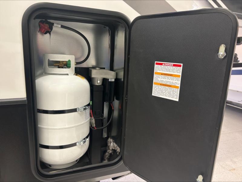 2025 Keystone Montana High Country 381TB, $ 89,990