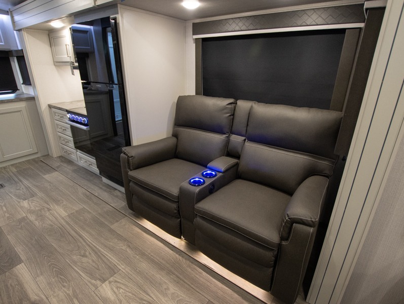 2024 Keystone Cougar Half-Ton (Travel Trailer - Ea, $ 53,424