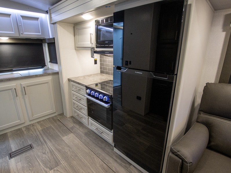 2024 Keystone Cougar Half-Ton (Travel Trailer - Ea, $ 53,424