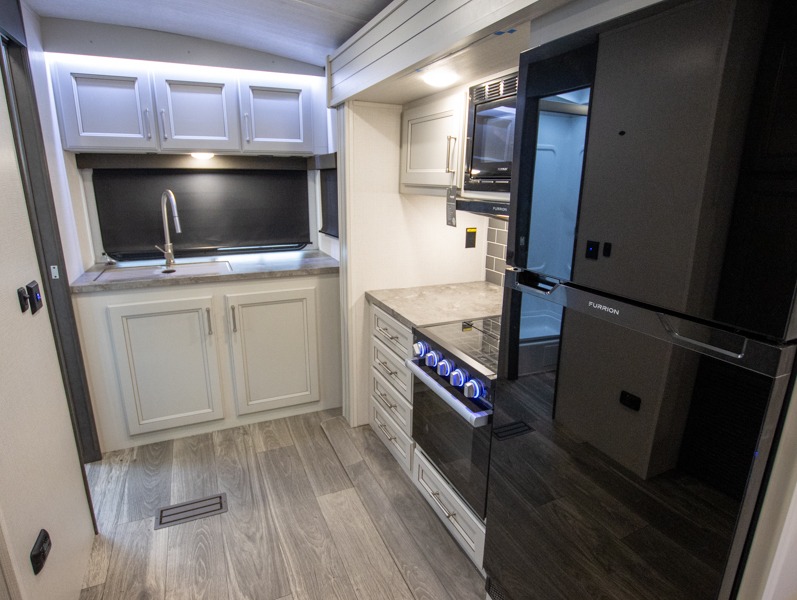 2024 Keystone Cougar Half-Ton (Travel Trailer - Ea, $ 53,424