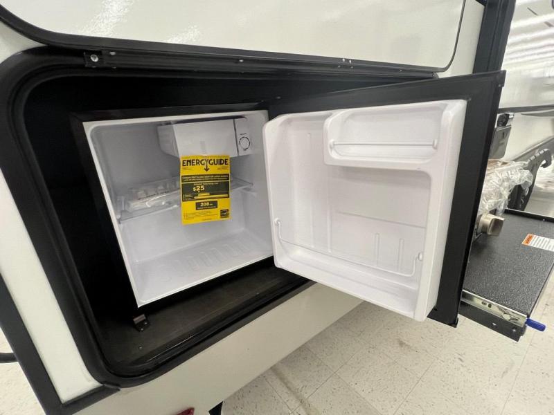 2024 Keystone Cougar Half-Ton (Travel Trailer - Ea, $ 46,990