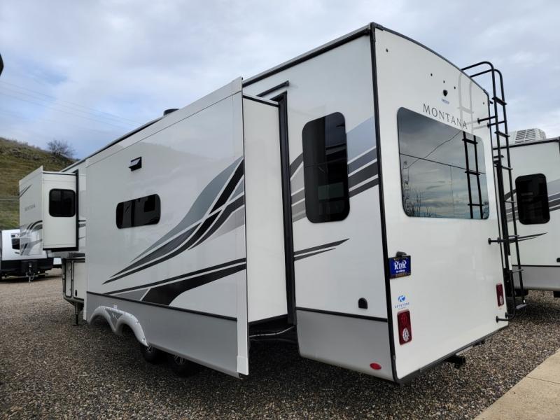 2024 Keystone Montana 3123RL, $ 79,990