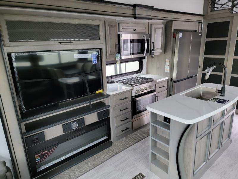 2024 Keystone Montana 3123RL, $ 79,990