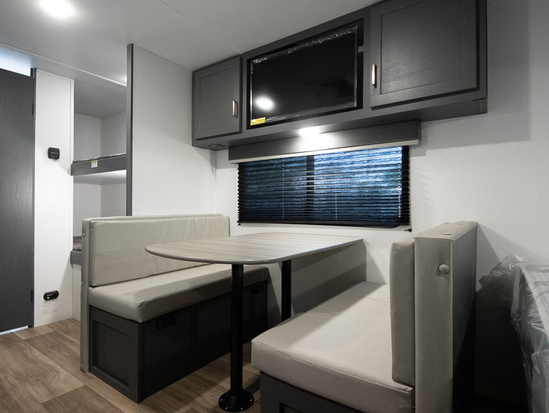 2024 Keystone Bullet Crossfire (Single Axle) 1700B, $ 17,990