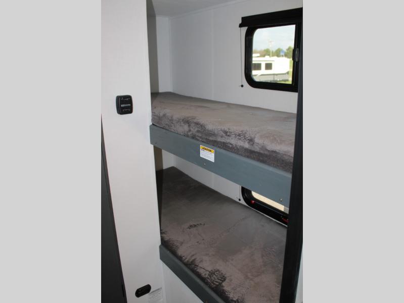 2024 Keystone Bullet Crossfire (Single Axle) 1700B, $ 17,990