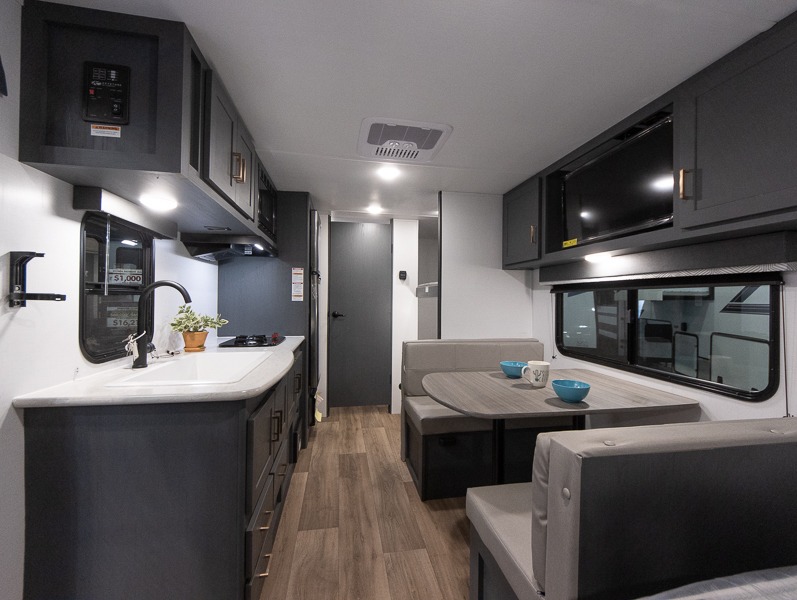 2024 Keystone Bullet Crossfire (Single Axle) 1700B, $ 17,990