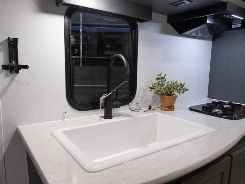 2024 Keystone Bullet Crossfire (Single Axle) 1700B, $ 17,990