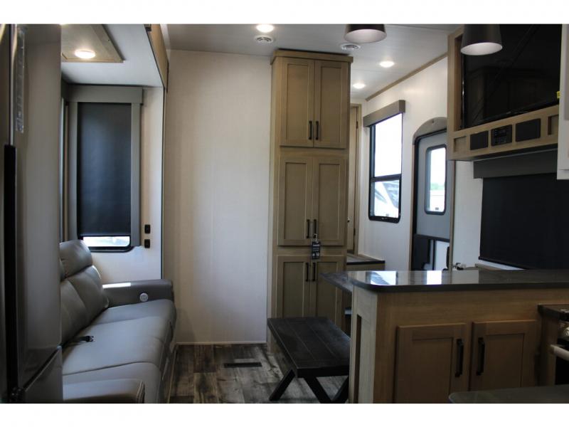 2023 Keystone Raptor 362, $ 137,867