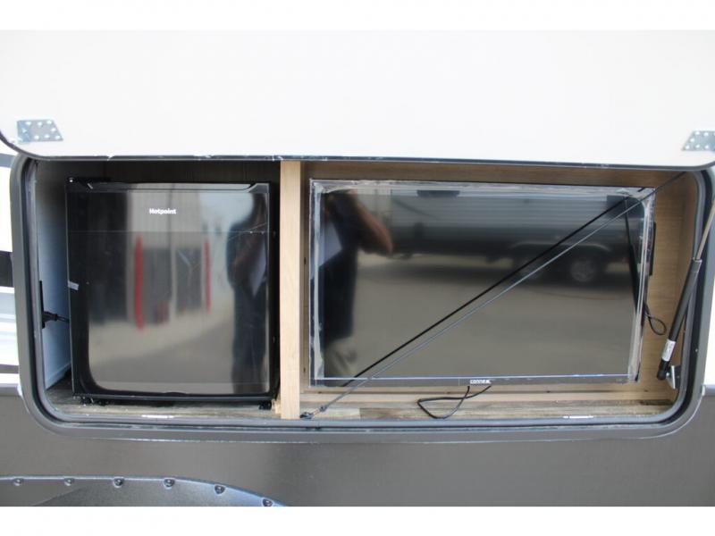 2023 Keystone Raptor 362, $ 137,867