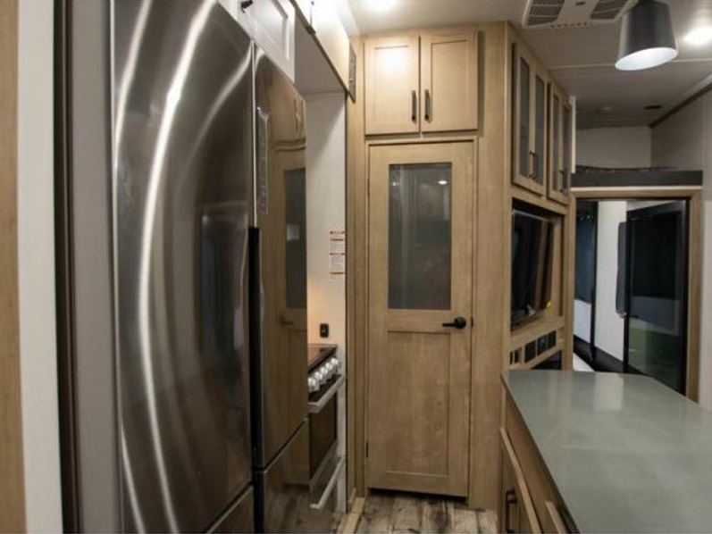 2023 Keystone Raptor 420, $ 154,150