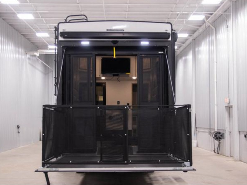 2023 Keystone Raptor 420, $ 154,150