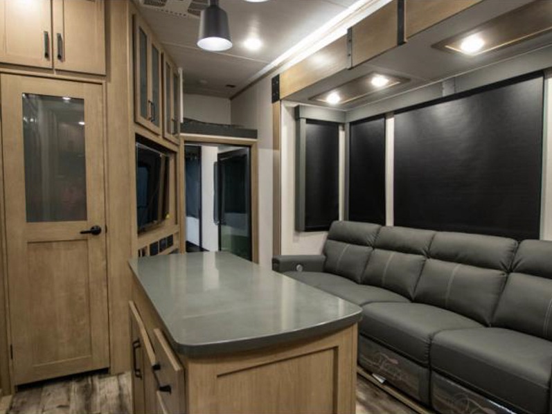 2023 Keystone Raptor 420, $ 154,150