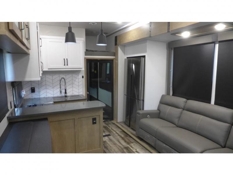 2022 Keystone Raptor 351, $ 128,290