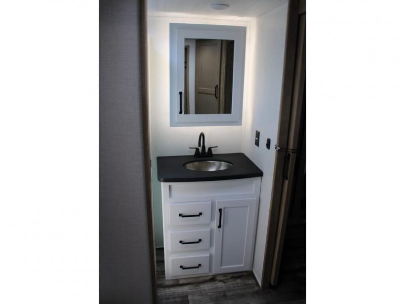 2022 Keystone Raptor 423, $ 89,990