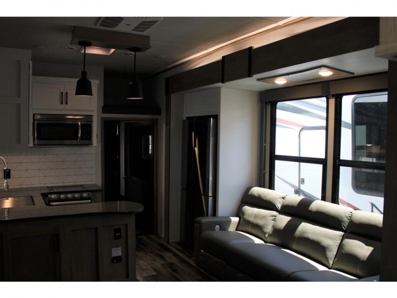 2022 Keystone Raptor 423, $ 89,990