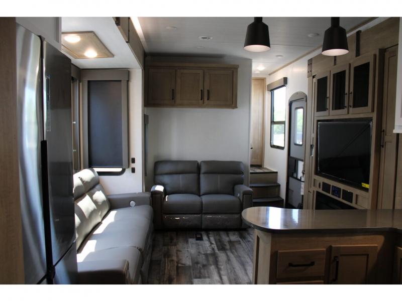 2022 Keystone Raptor 423, $ 89,990