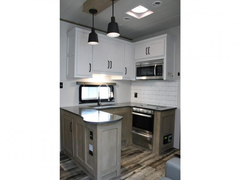 2022 Keystone Raptor 423, $ 89,990