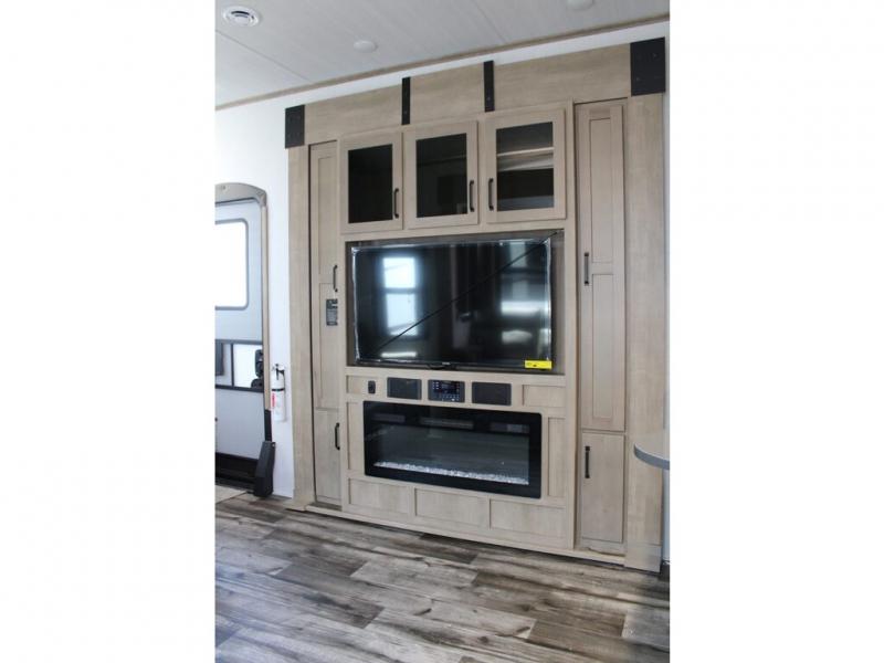 2022 Keystone Raptor 423, $ 89,990