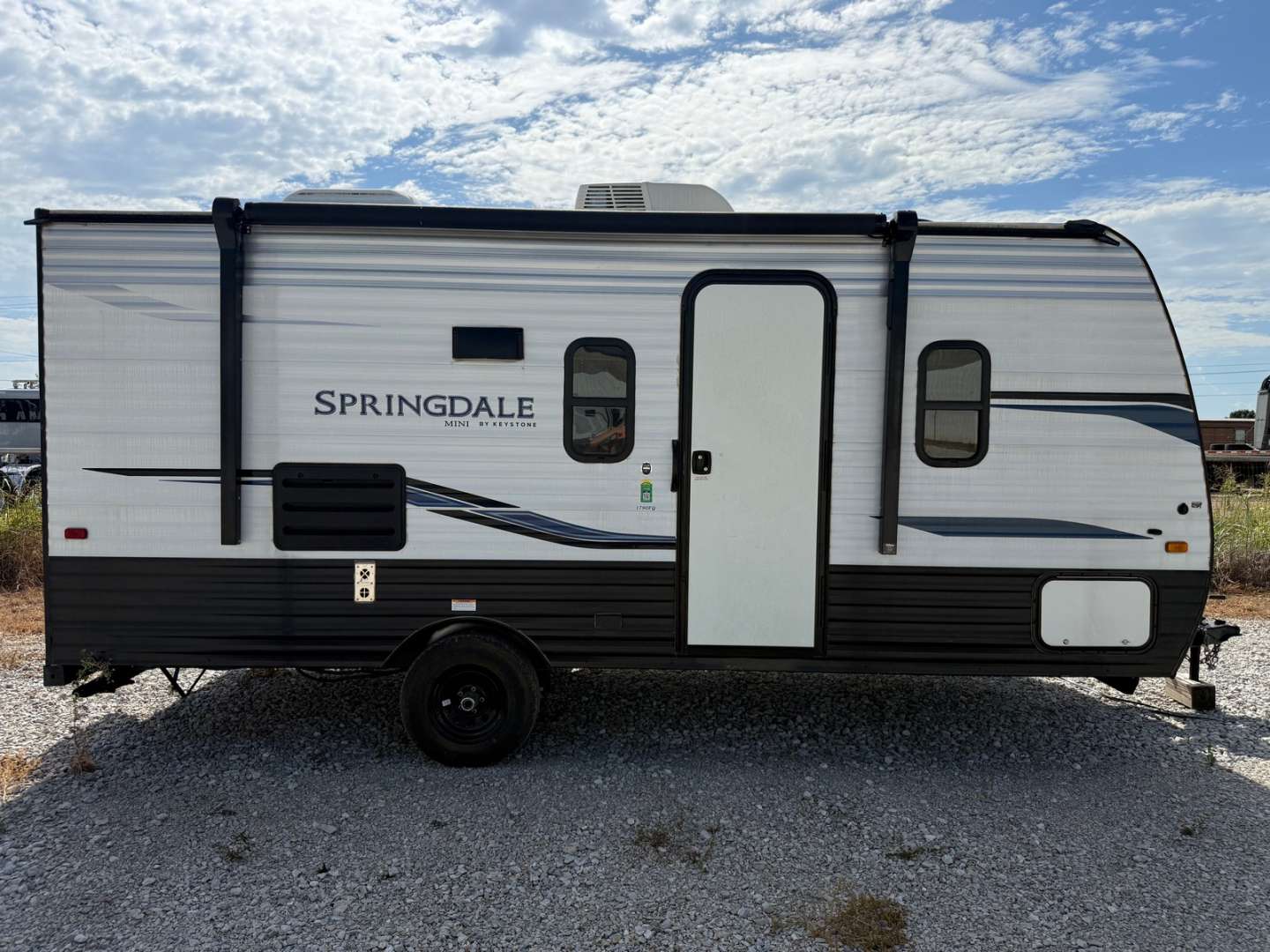 2022 Keystone Springdale Mini 1790FQ, $ 15,000