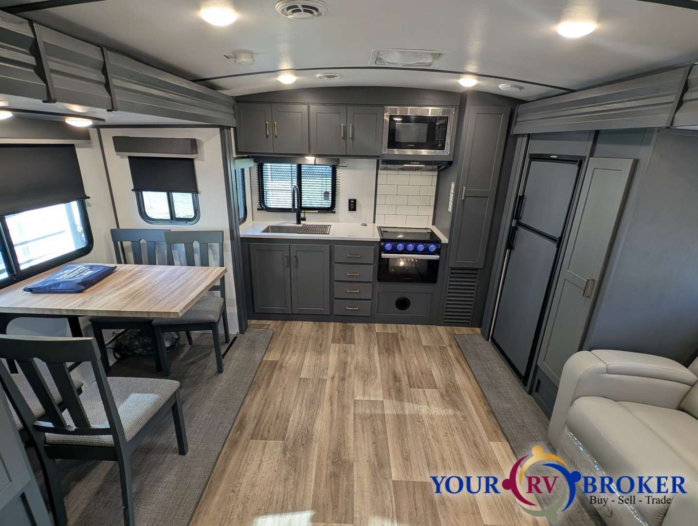 2022 Keystone Premier 25RKPR, $ 29,900