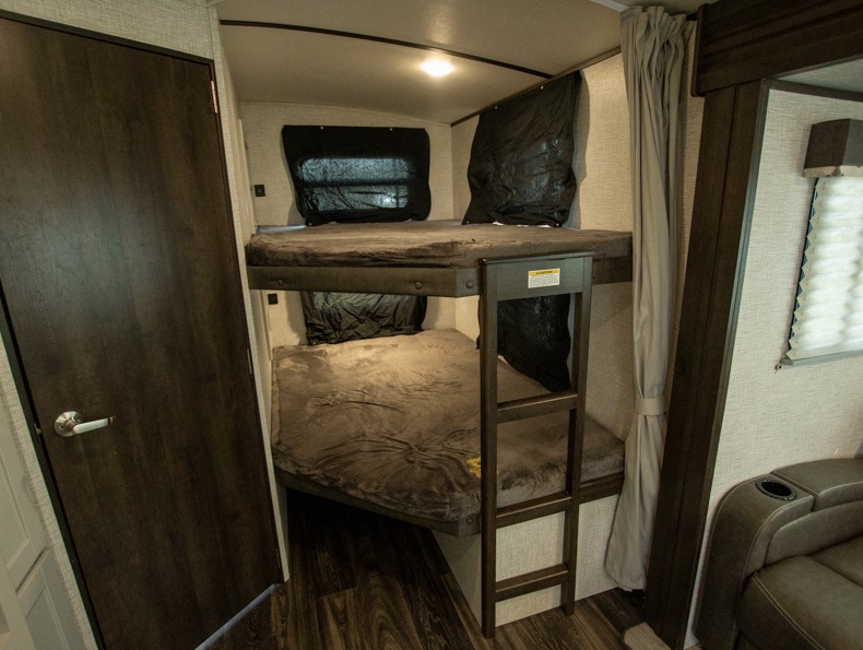 2021 Keystone Bullet (East) 290BHS, $ 0