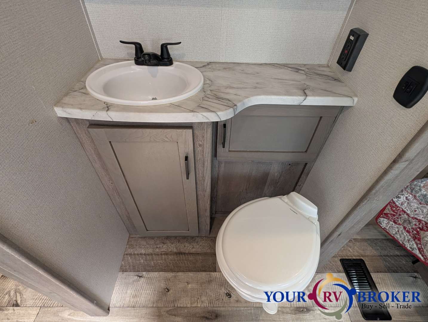 2021 Keystone Outback Ultra-Lite 291UBH, $ 29,900