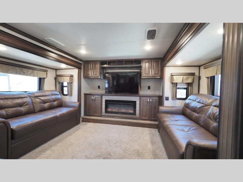 2020 Keystone Alpine 3711KP, $ 0