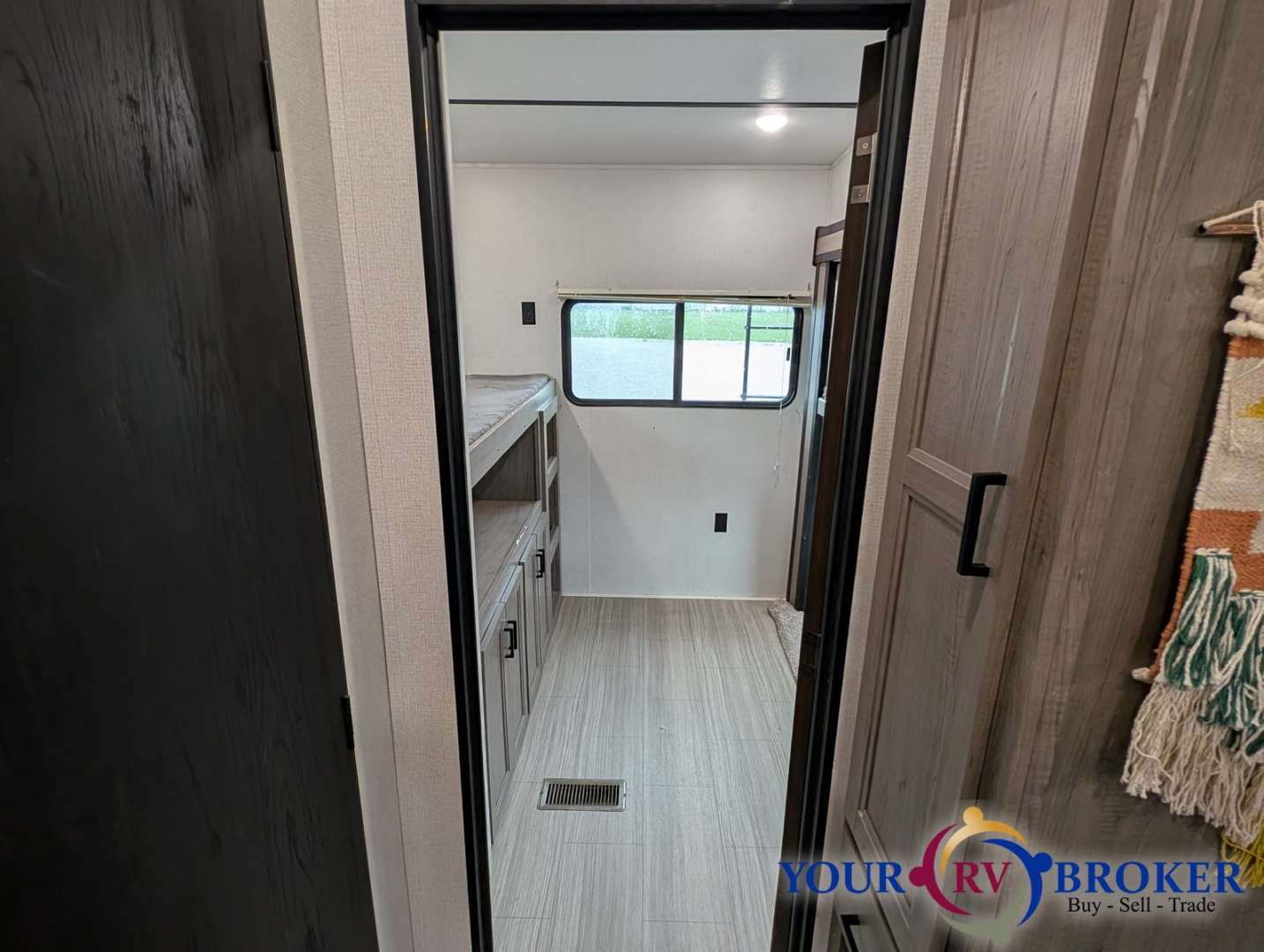 2020 Keystone Hideout (All Regions) 308BHDS, $ 32,900