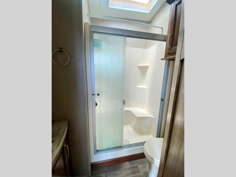 2017 Keystone Montana 3820FK, $ 36,999