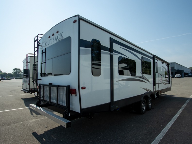 2017 Keystone Outback Diamond Super-Lite 328RL, $ 0