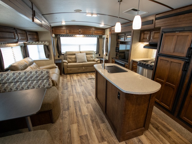 2017 Keystone Outback Diamond Super-Lite 328RL, $ 0