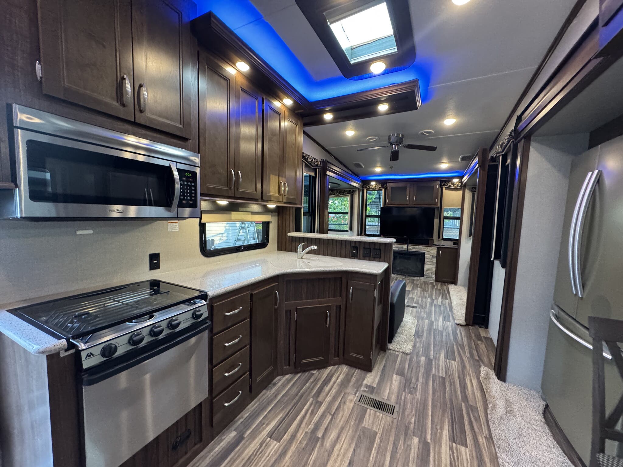 2017 Keystone Montana High Country 379RD, $ 36,000