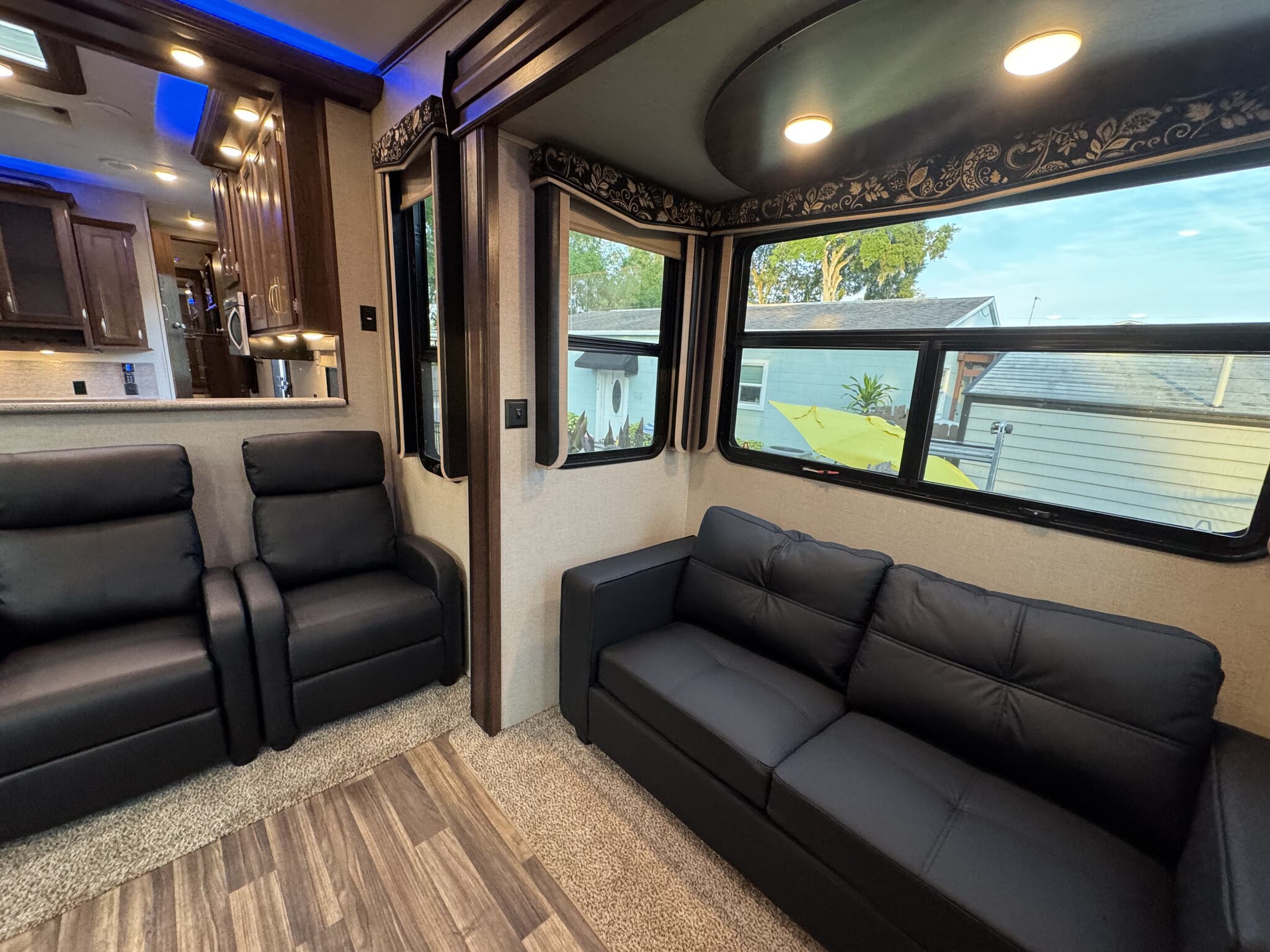 2017 Keystone Montana High Country 379RD, $ 36,000