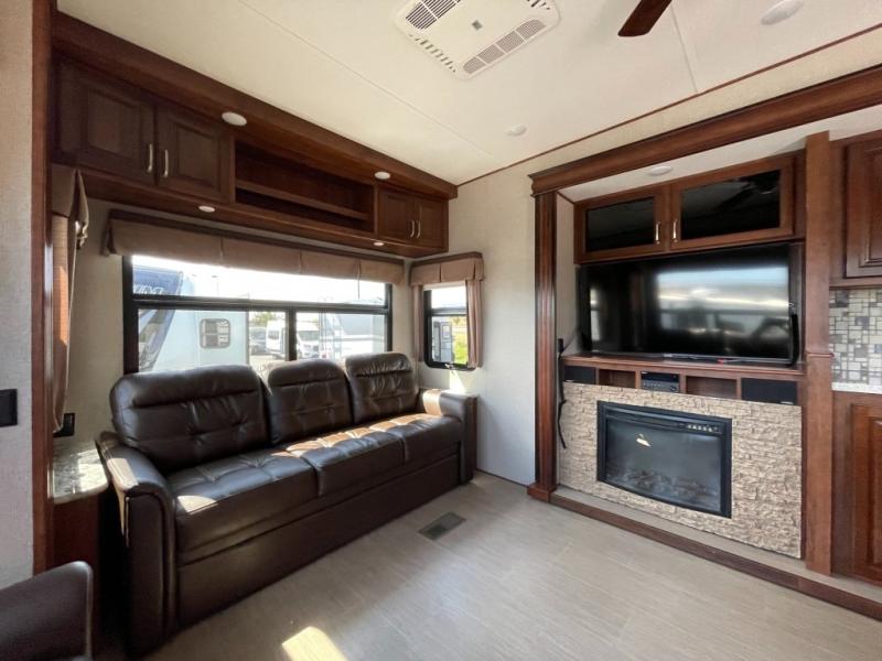 2017 Keystone Avalanche 320RS, $ 49,990