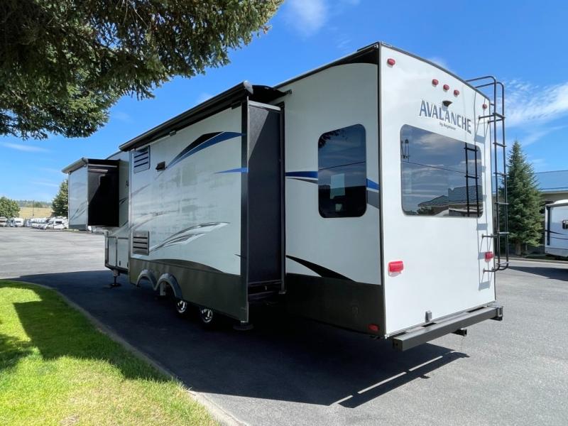 2017 Keystone Avalanche 320RS, $ 49,990