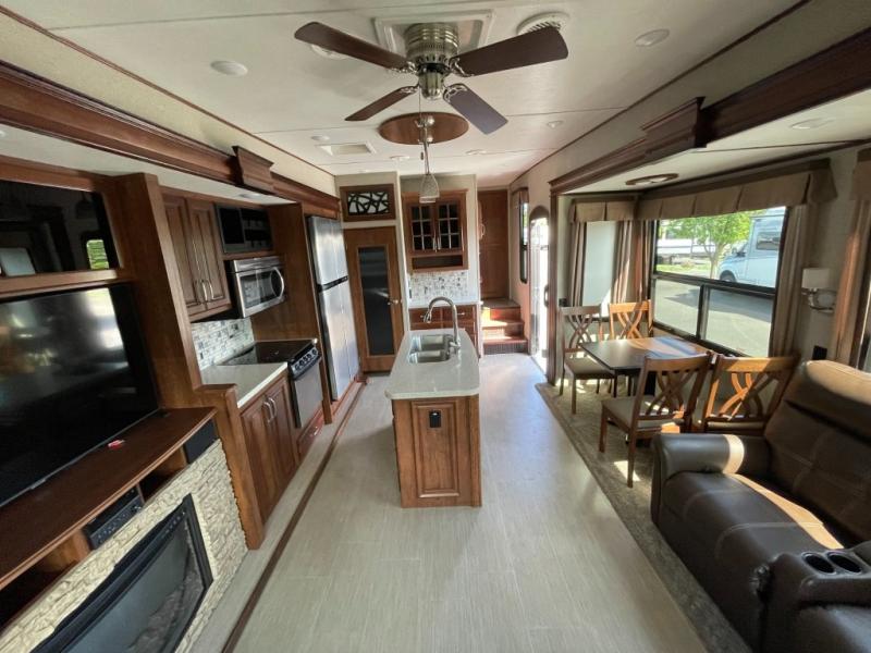 2017 Keystone Avalanche 320RS, $ 49,990