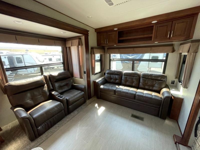 2017 Keystone Avalanche 320RS, $ 49,990