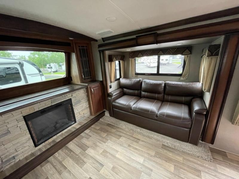 2017 Keystone Montana 3730FL, $ 64,990